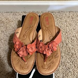 Women leather sandals